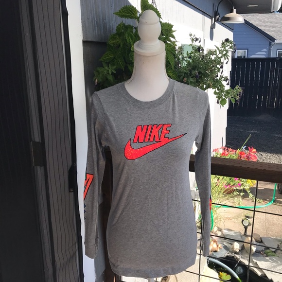 Nike Other - Nike gray Neon graphic long sleeve tee Sz lrg
